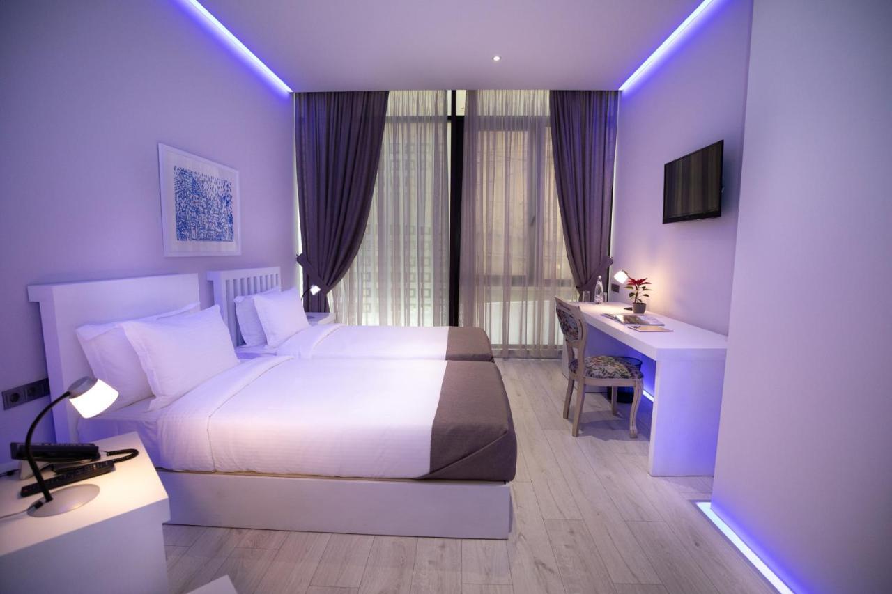 Metro Hotel